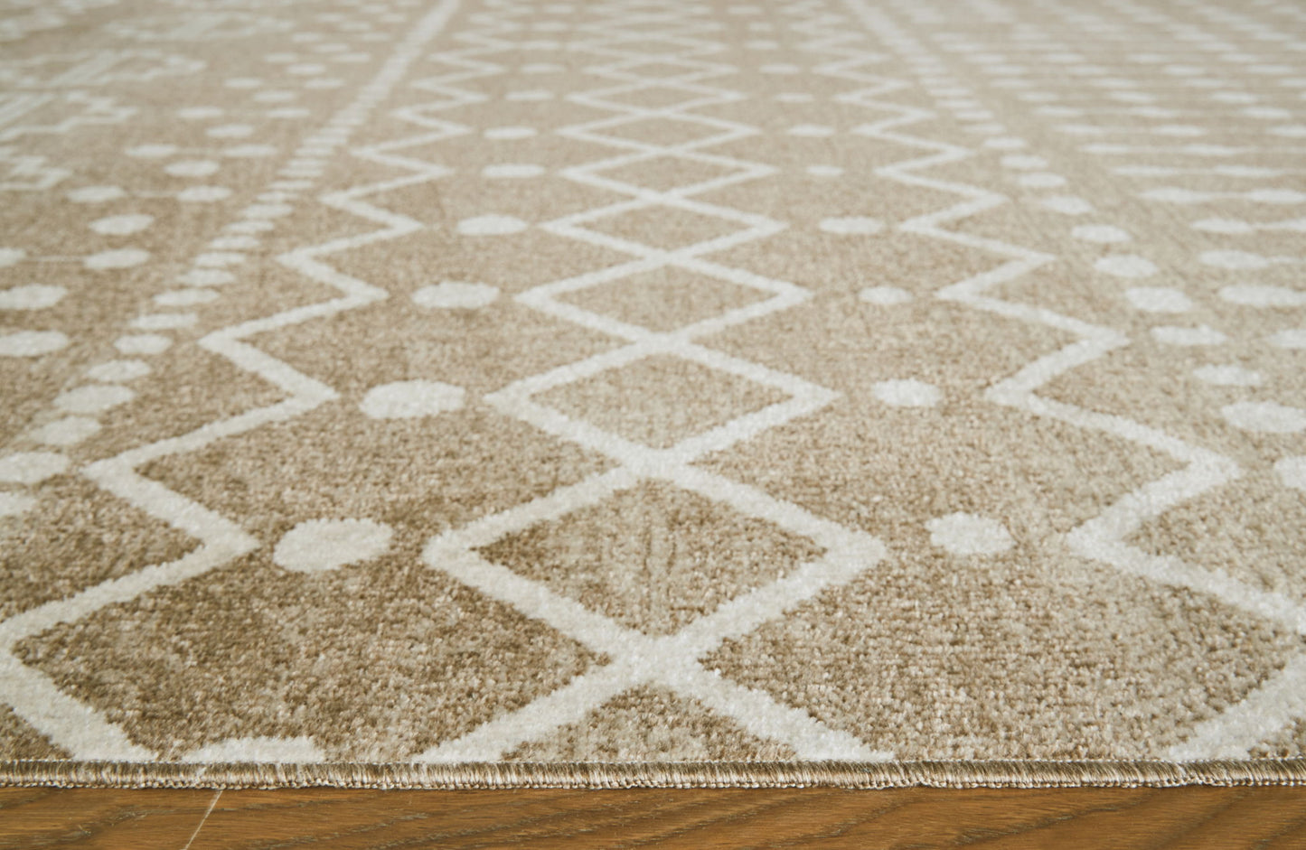 Bunchly - 5' x 7' Rug - Tan / Brown / Cream