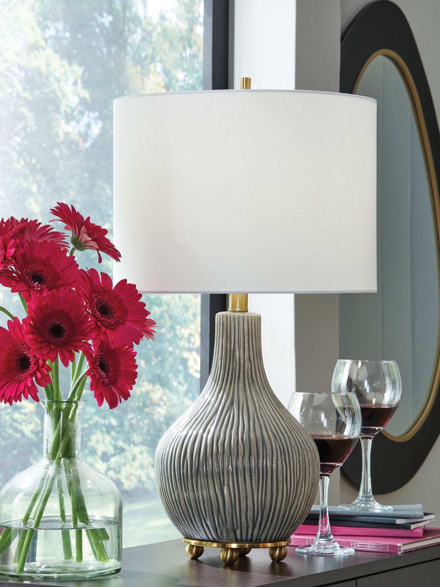 Judlen - Ceramic Table Lamp - Gray / Gold Finish