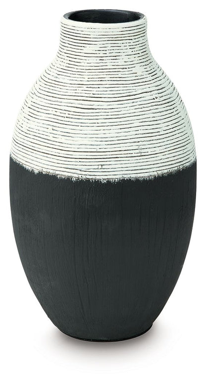 Girtha - Vase